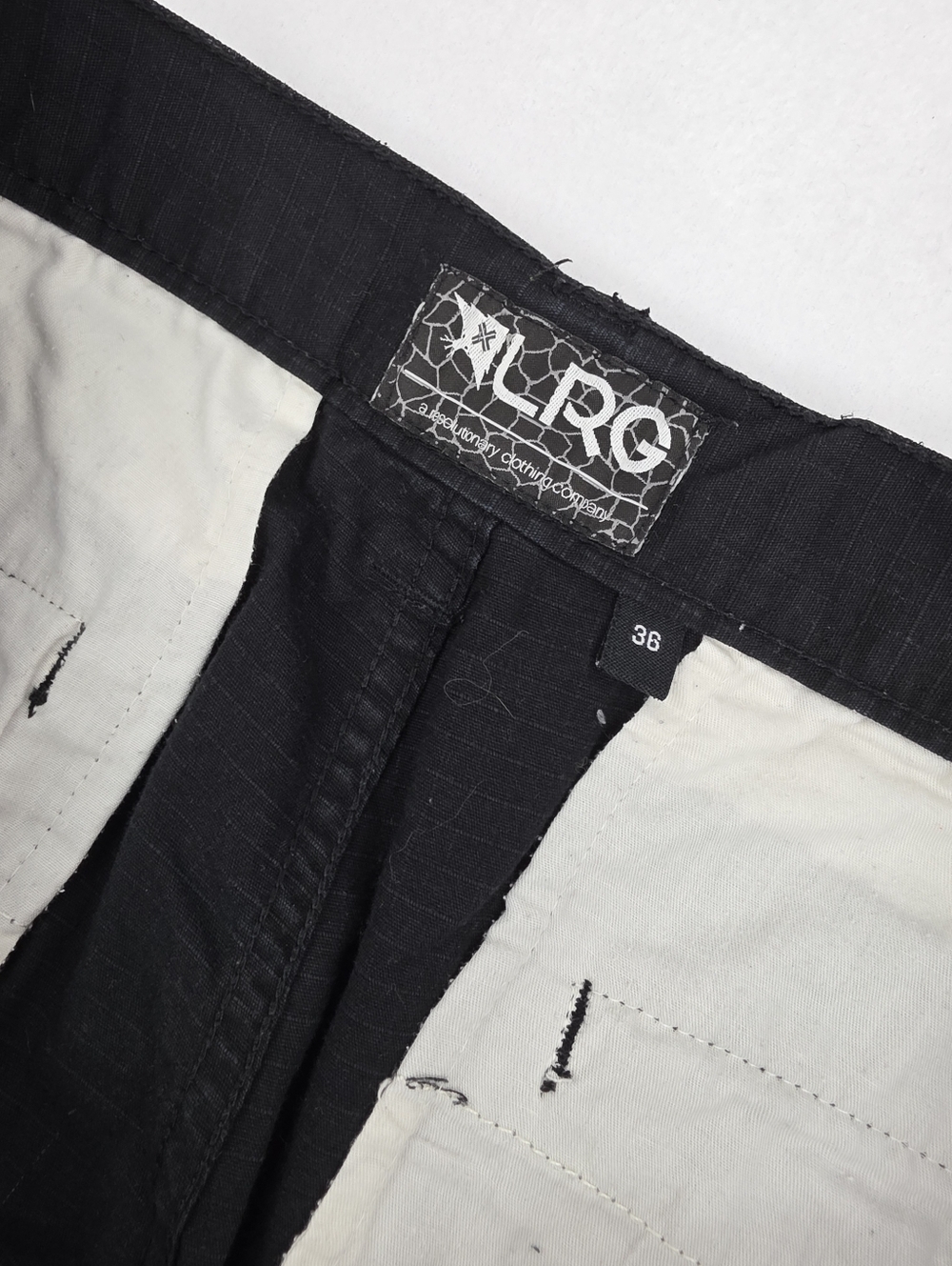 Lrg Men's Black Cargo Shorts with Utility Pockets Size 36 AG-3463 - Picture 6 of 10